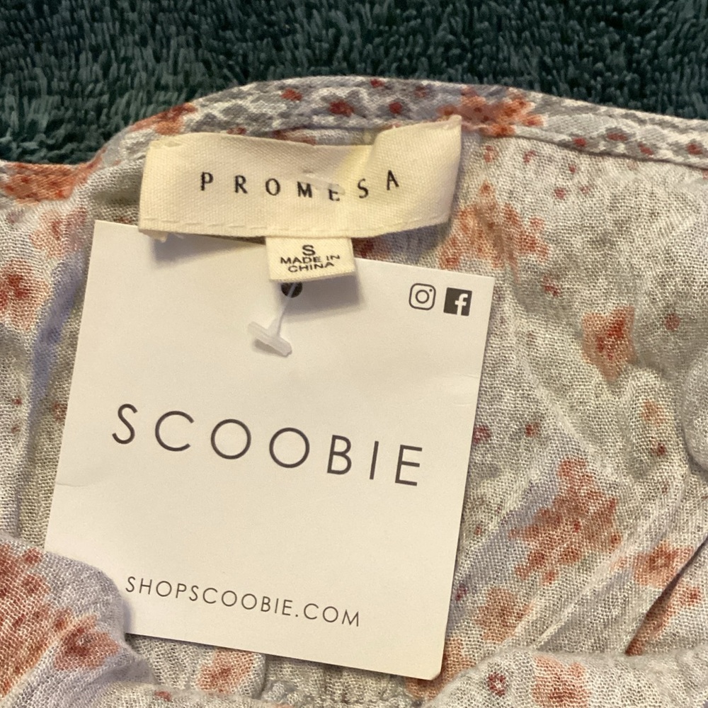 Promesa Gray and Pink Floral Blouse